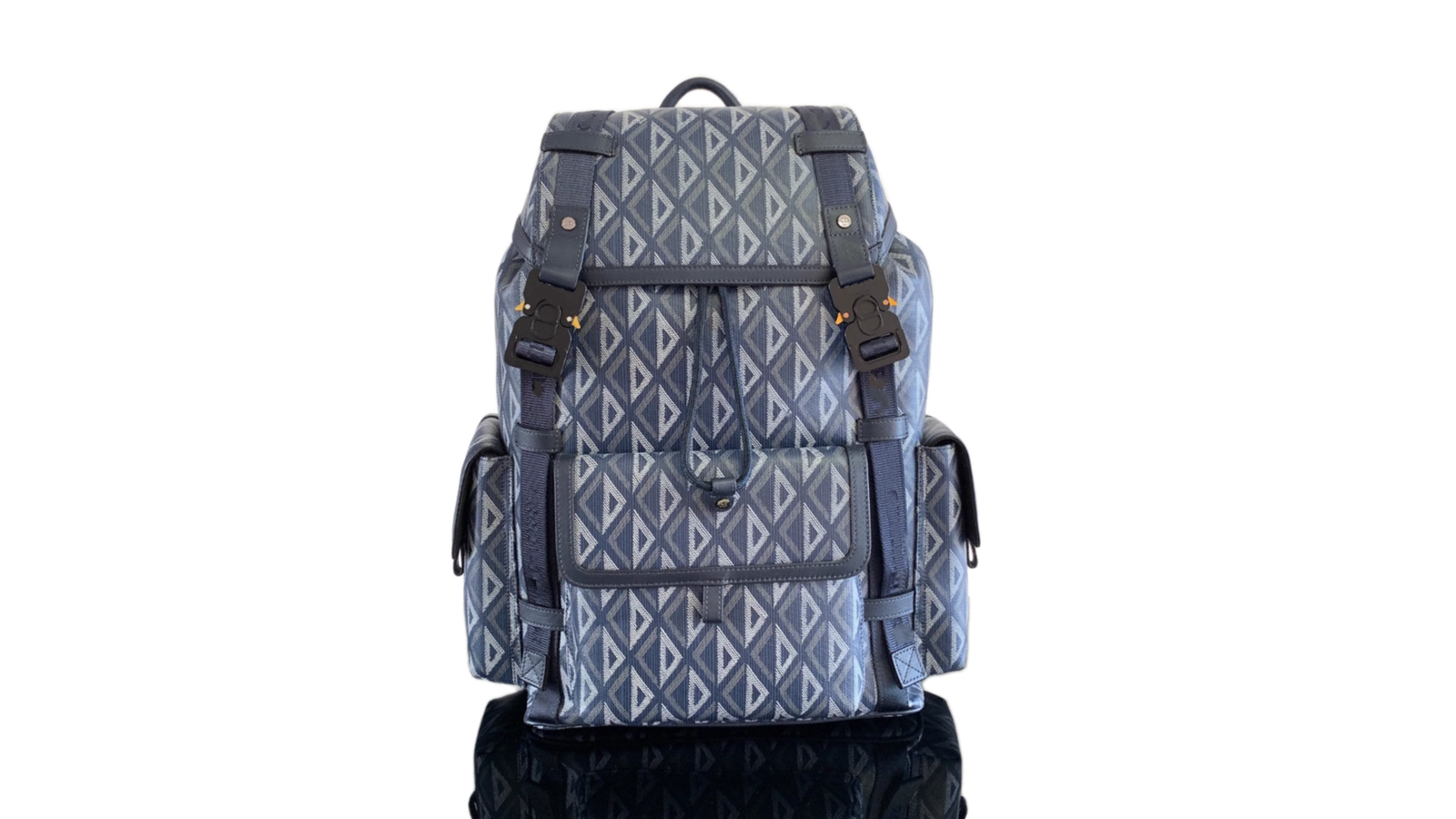 Dior Backpack super clean and super high quality